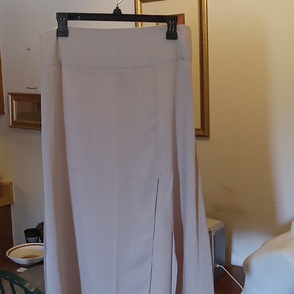 Very CHIC New Gorgeous Express High waisted slip skirt Size Medium - Picture 6 of 10